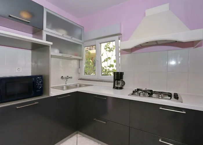 Neyla Apartment *
