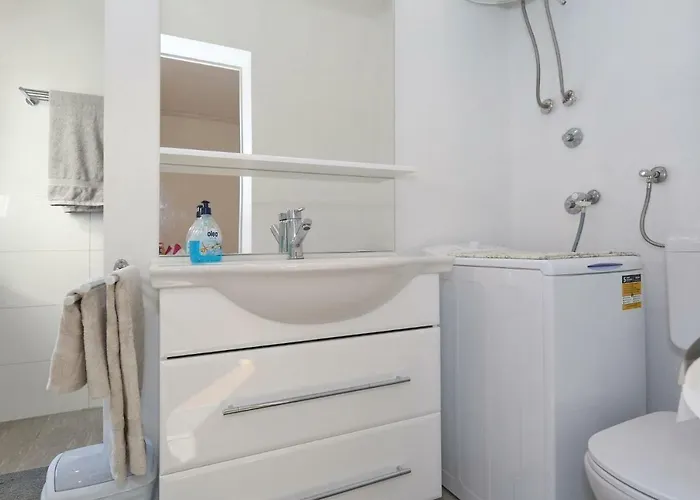 Neyla Apartment *