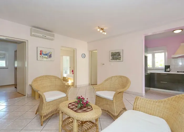 Apartment Neyla *
