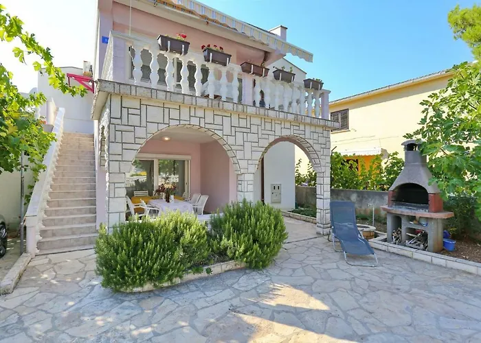 Neyla Apartment
