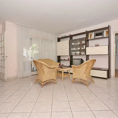 Neyla Apartment *