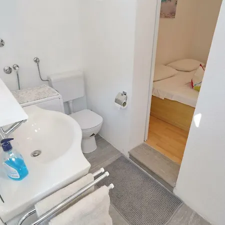 Apartment Neyla Vir