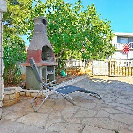 Apartment Neyla Vir