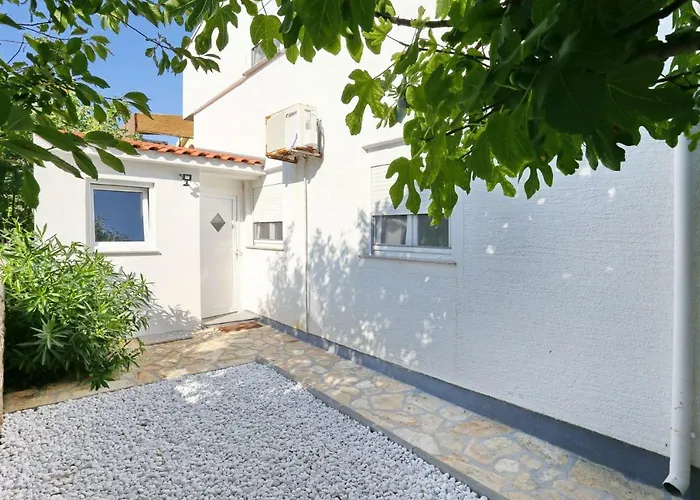 Apartman Neyla Vir